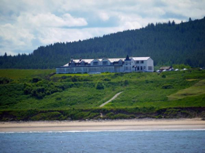 Cullen Bay Hotel